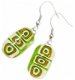 Handgemaakte groene glazen oorbellen van speciaal donkergroen glas met subtiele glinstering. - 4 - Thumbnail