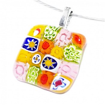 Kleurrijke glazen hanger met gekleurde millefiori (Murano) figuren zoals bloemen, sterren en cirkels - 2