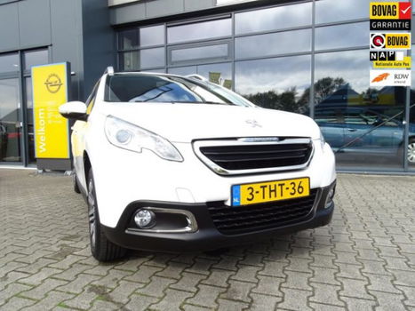 Peugeot 2008 - 1.2 VTi Active Navigatie, trekhaak, Eindejaar aanbod - 1