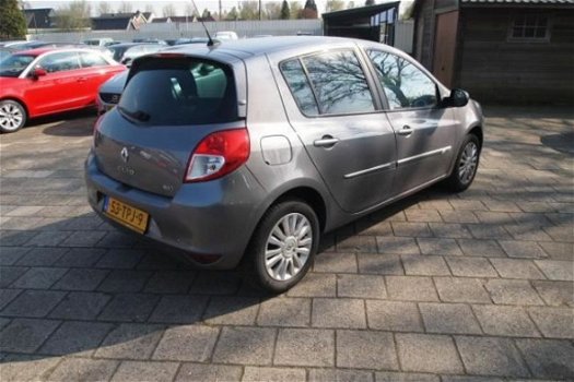 Renault Clio - 1.5 dCi Authentique - 1