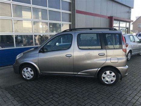 Toyota Yaris Verso - 1.3 VVT-i Terra - 1