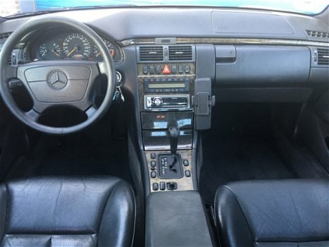 Mercedes-Benz E-klasse - 320 Avantgarde XENON / 4 NIEUWE BANDEN - 1