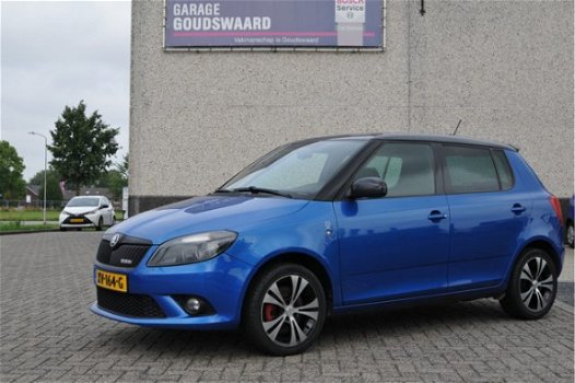 Skoda Fabia - 1.4 RS DSG 180PK DSG, NAVI, Sport, Stoelverwarming 4 nieuwe banden - 1