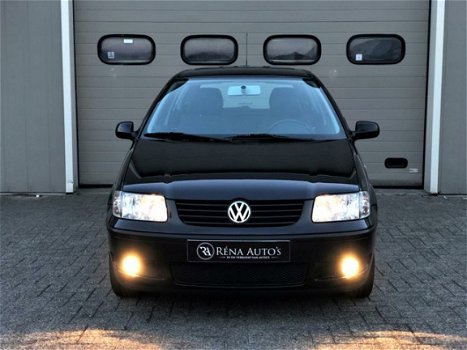 Volkswagen Polo - 1