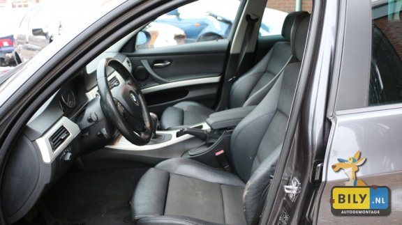 In onderdelen BMW E91 320d '08 BILY bmw autodemontage - 5