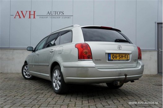 Toyota Avensis Wagon - 2.2 D-4D Linea Luna - 1