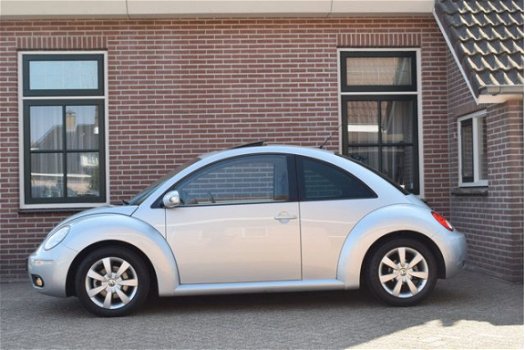 Volkswagen New Beetle - 2.0 116pk Highline Airco Kanteldak Privacyglass Cruise Control 3drs - 1