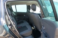 Renault Clio - 1.5 dCi Parisienne Zuinig rijden Navi Airco Bluetooth