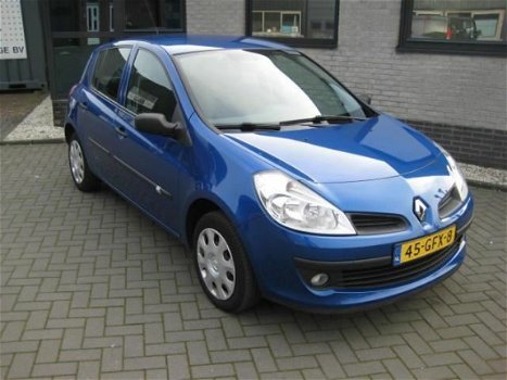 Renault Clio - 1.2-16V Special Line Airco 5-drs - 1