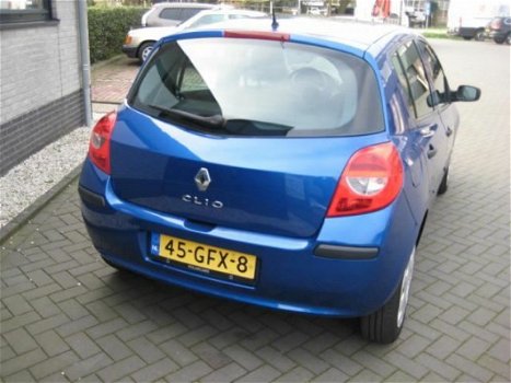 Renault Clio - 1.2-16V Special Line Airco 5-drs - 1