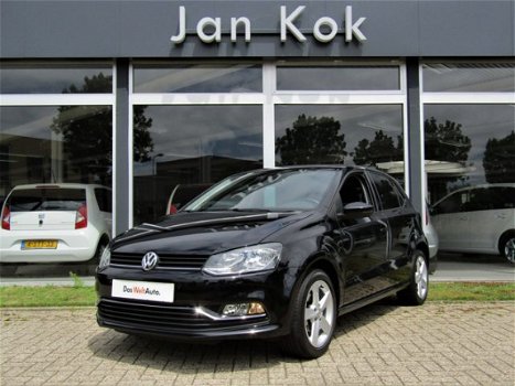 Volkswagen Polo - 1.2 TSi 90 pk Highline / Navigatie / Parkeersensoren / Climatronic - 1