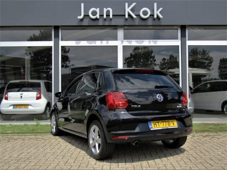 Volkswagen Polo - 1.2 TSi 90 pk Highline / Navigatie / Parkeersensoren / Climatronic - 1