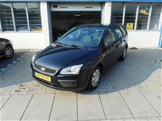 Ford Focus Wagon - 1.6-16V Champion