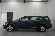 Volvo V70 - 2.0 D4 Nordic+ | NAVIGATIE | LEDER | STOELVERWARMING |