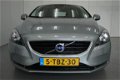 Volvo V40 - 1.6 D2 Momentum | NAVIGATIE | PDC ACHTER | 88892 KM | - 1 - Thumbnail
