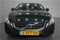 Volvo V60 - 2.0 D4 Momentum | TREKHAAK AFNEEMBAAR | NAVIGATIE | REGENSENSOR - 1 - Thumbnail