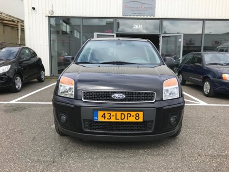 Ford Fusion - 1.6-16V Futura AUTOMAAT | 1e EIGENAAR | AIRCO | REGENSENSOR | AUTOMATISCH VERLICHTING - 1