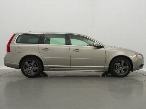 Volvo V70 - 3.2 AUTOMAAT Summum 238PK / NAVI / AIRCO-ECC / LEDER / XENON / PDC / LMV / TREKHAAK / * - 1