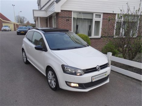 Volkswagen Polo - 1.2 TSI STYLE 105PK 6-VERSNELLINGEN CLIMATE CONTROLE PANORAMADAK PRACHTIGE AUTO - 1