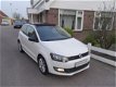 Volkswagen Polo - 1.2 TSI STYLE 105PK 6-VERSNELLINGEN CLIMATE CONTROLE PANORAMADAK PRACHTIGE AUTO - 1 - Thumbnail