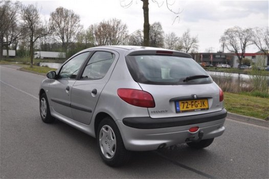 Peugeot 206 - 1.4 Gentry 5-DEURS/AIRCO 1 JAAR APK - 1