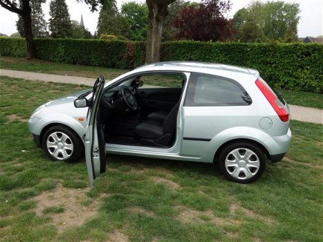 Ford Fiesta - 1.3 Style Metaallak, 3 deurs, 1e eig, Radio, Stuurbekrachtiging, NW APK, - 1