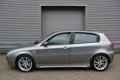 Alfa Romeo 147 - 1.9 JTD Distinctive XENON LEDER NAV. TREKHAAK + INRUIL MOG - 1 - Thumbnail