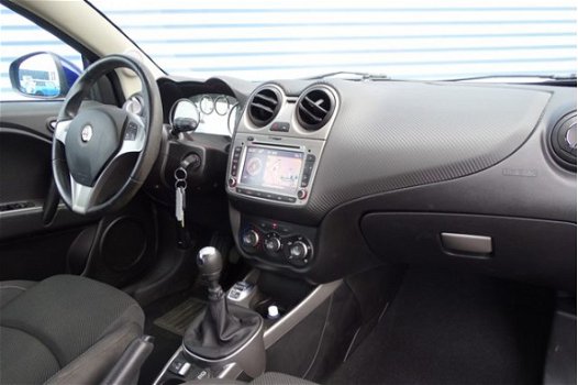 Alfa Romeo MiTo - 0.9 TwinAir Distinctive Navigatie, Airco, LM Velgen - 1