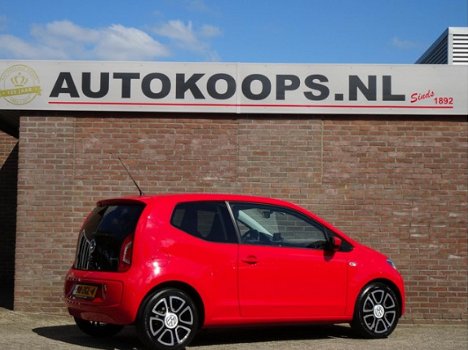 Volkswagen Up! - 1.0 75 pk High up BlueMotion | 3-Deurs | Airco | Cruise | Vw- Navigatie | LMV | Ele - 1