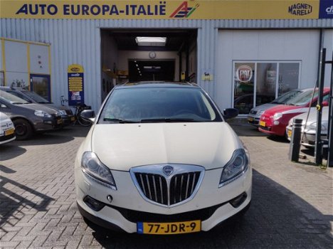 Lancia Delta - 1.6-16V Platino Let op Stroom storing in versnellingsbak - 1