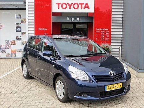 Toyota Verso - 1.6 16v VVT-i Comfort - 1