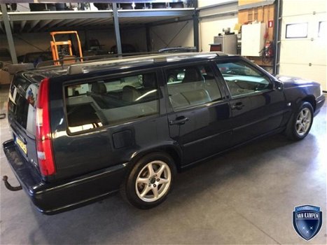 Volvo V70 - 2.4 140pk Europa Exclusive - 1