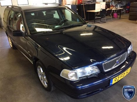 Volvo V70 - 2.4 140pk Europa Exclusive - 1