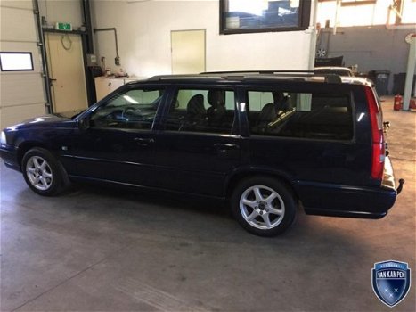 Volvo V70 - 2.4 140pk Europa Exclusive - 1