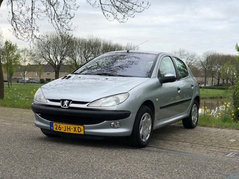 Peugeot 206 - Gentry 1.6-16V - 1