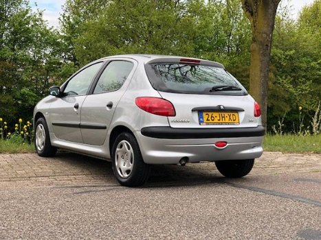 Peugeot 206 - Gentry 1.6-16V - 1