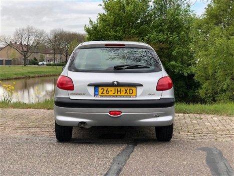 Peugeot 206 - Gentry 1.6-16V - 1