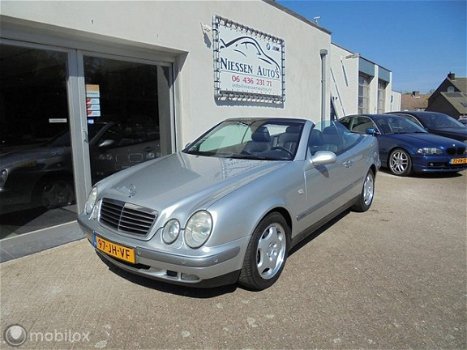 Mercedes-Benz CLK-klasse Cabrio - A208 320 Elegance - 1