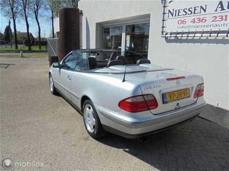 Mercedes-Benz CLK-klasse Cabrio - A208 320 Elegance - 1