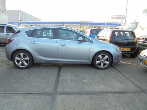 Opel Astra - 2.0 CDTi GT - 1