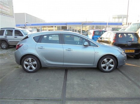 Opel Astra - 2.0 CDTi GT - 1