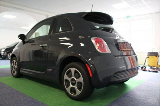 Fiat 500 - 500E 24KWH Volledig elektrisch Modeljaar 2016 € 14750, - EX BTW 2 jaar garantie - 1