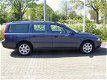 Volvo V70 - 2.5 T Comfort Line YOUNGTIMER MET LEER EN TREKHAAK - 1 - Thumbnail