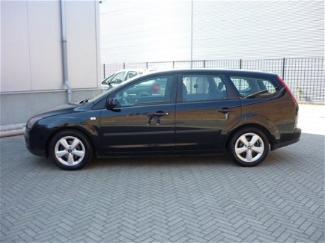 Ford Focus Wagon - 1.6 TDCI Futura AIRCO volledig Dealer ond - 1