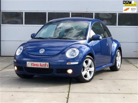 Volkswagen New Beetle - 2.0 Highline Aut./ LAGE KM's 69.000/APK./Airco/Leer/ Eerste eigenaar - 1