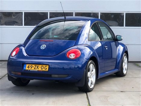 Volkswagen New Beetle - 2.0 Highline Aut./ LAGE KM's 69.000/APK./Airco/Leer/ Eerste eigenaar - 1