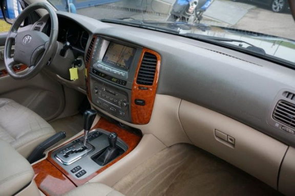 Toyota Land Cruiser 100 - 4.2 TDI Executive 7-Persoons / Camera / Navi / Trekhaak / NL-Auto - Afbeelding 6