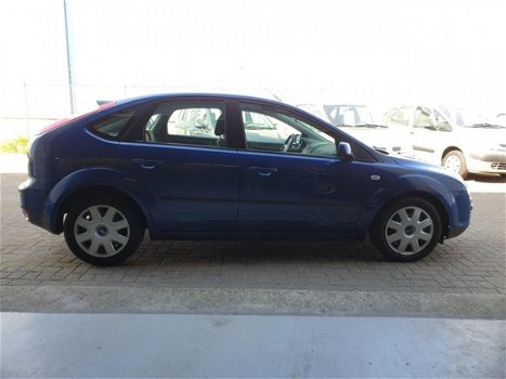 Ford Focus - 1.6-16V Trend Nette Auto 1 Jaar APK - 1