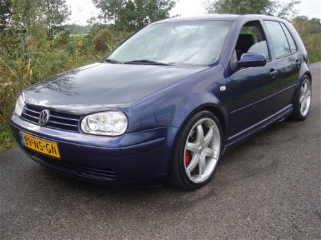 Volkswagen Golf - 1.9 TDI Sportline 5 DEURS 96KW 131PK BJ 2004 - 1