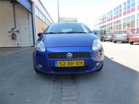 Fiat Grande Punto - 1.4 Dynamic Apk/Airco/Cruise/Nap/Cd/Boekjes/Velgen/AUX/Elektrisch/Centraal - 1